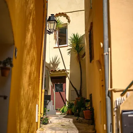 Capodanna, Au Coeur De La Vieille Ville, Maison De Village Avec Magnifique Vue Sur La * Menton