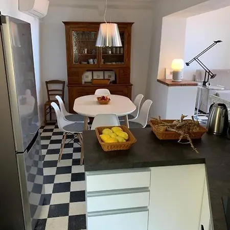 Holiday home Capodanna, Au Coeur De La Vieille Ville, Maison De Village Avec Magnifique Vue Sur La *