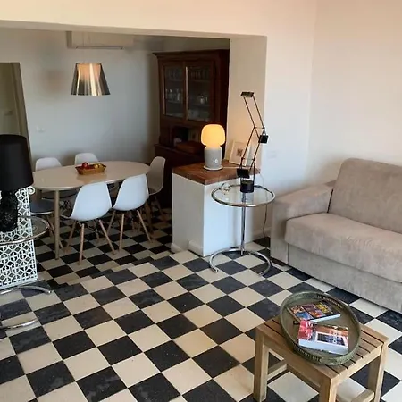 Capodanna, Au Coeur De La Vieille Ville, Maison De Village Avec Magnifique Vue Sur La * Мантон