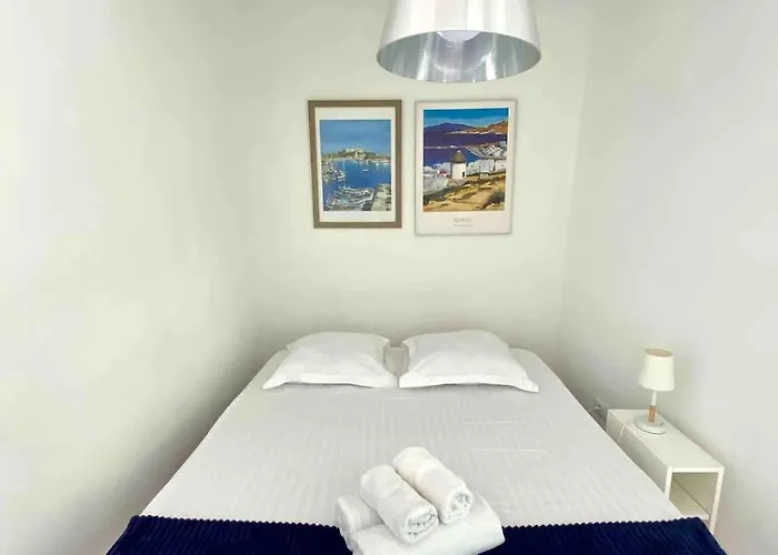 Tatil Evi Capodanna, Au Coeur De La Vieille Ville, Maison De Village Avec Magnifique Vue Sur La Menton