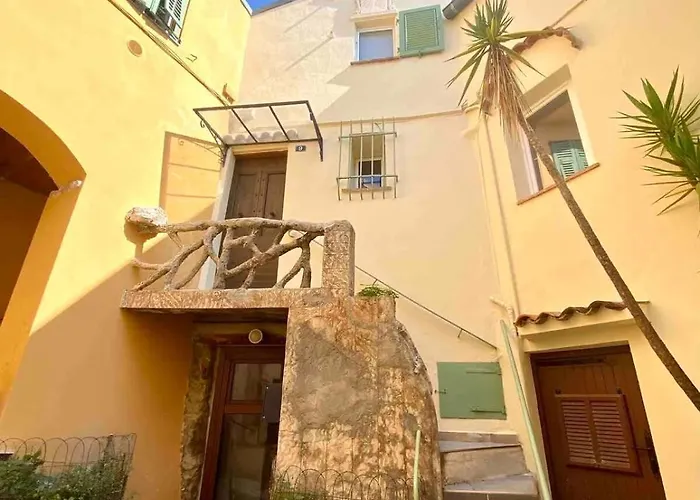 Capodanna, Au Coeur De La Vieille Ville, Maison De Village Avec Magnifique Vue Sur La *