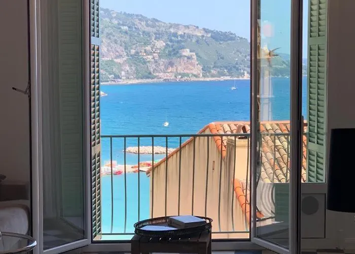 Semesterbostad Capodanna, Au Coeur De La Vieille Ville, Maison De Village Avec Magnifique Vue Sur La